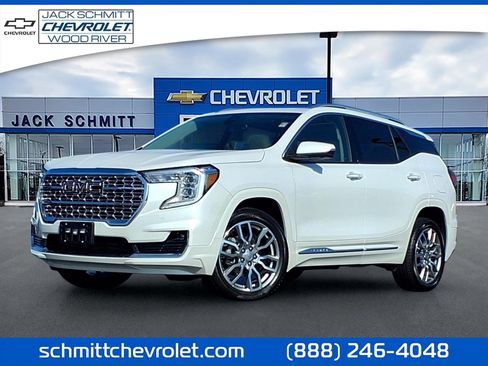 Used 2024 GMC Terrain Denali w/ Denali Premium Package AWD/4WD image 1