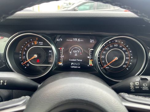 Used 2021 Jeep Wrangler Unlimited Sport image 19