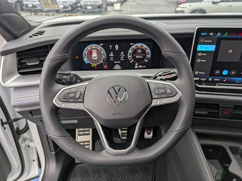 New 2026 Volkswagen Tiguan SE R-Line AWD/4WD image 13