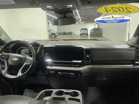 Used 2024 Chevrolet Silverado 2500 LT w/ Convenience Package AWD/4WD image 16