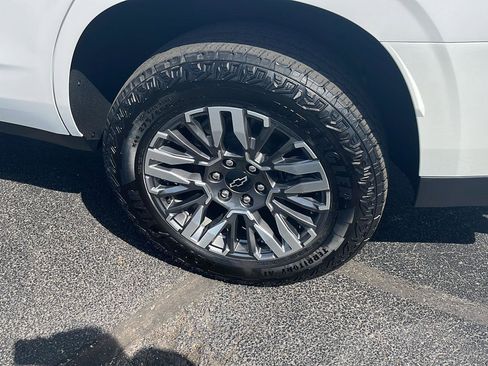 Used 2025 Chevrolet Tahoe Z71 image 34