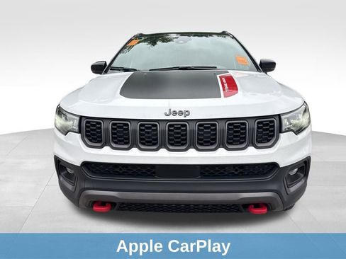 Used 2024 Jeep Compass Trailhawk AWD/4WD image 12
