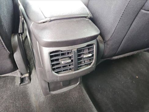 Used 2016 Ford Fusion SE FWD image 15