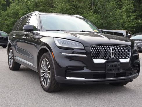 Used 2024 Lincoln Aviator AWD w/ Premium Package image 8