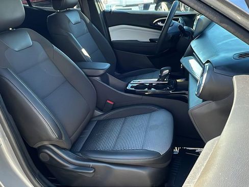 Used 2024 Chevrolet Trax LT image 11