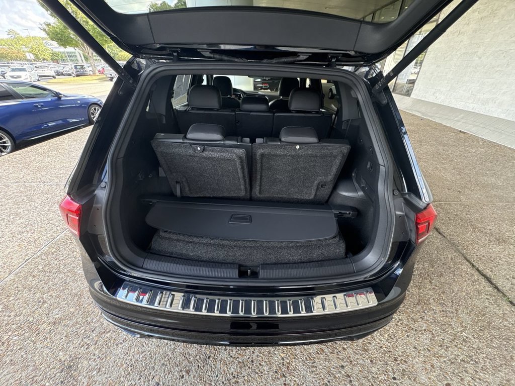 Used 2022 Volkswagen Tiguan SE R-Line FWD image 26