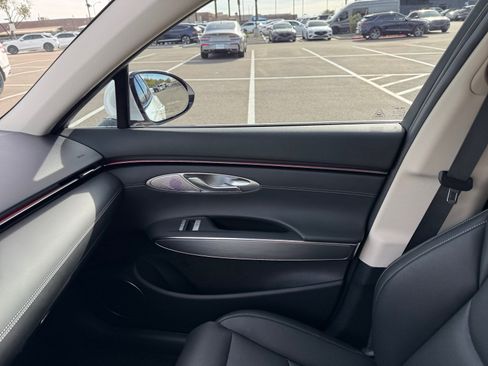 Used 2026 Genesis GV70 2.5T Select image 16