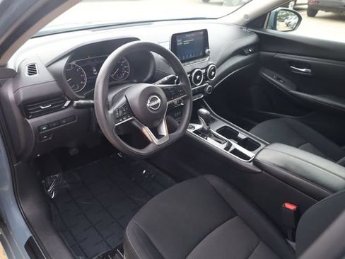Used 2024 Nissan Sentra SV FWD image 9