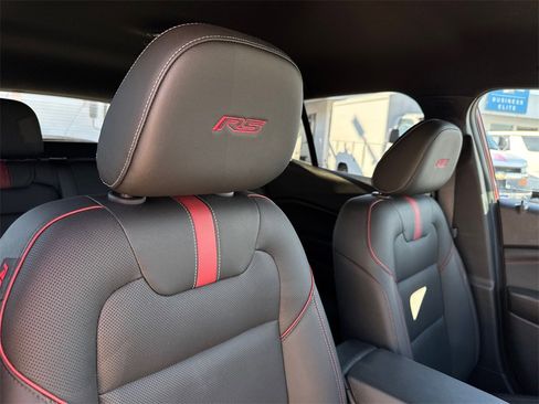 Used 2025 Chevrolet Trax RS image 10