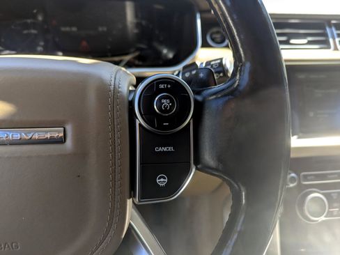 Used 2016 Land Rover Range Rover HSE image 16