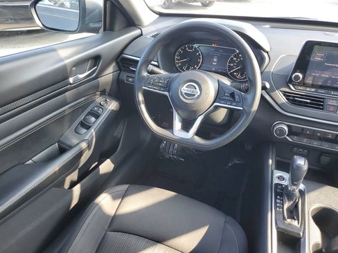 Certified 2020 Nissan Altima 2.5 S FWD image 18