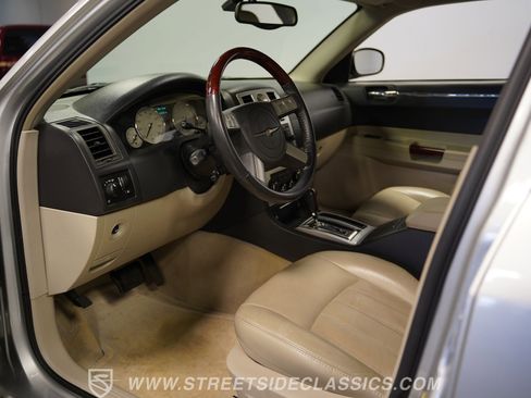 Used 2005 Chrysler 300 C w/ Navigation & Sound Group II image 4