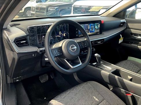 New 2026 Nissan Kicks SV image 10