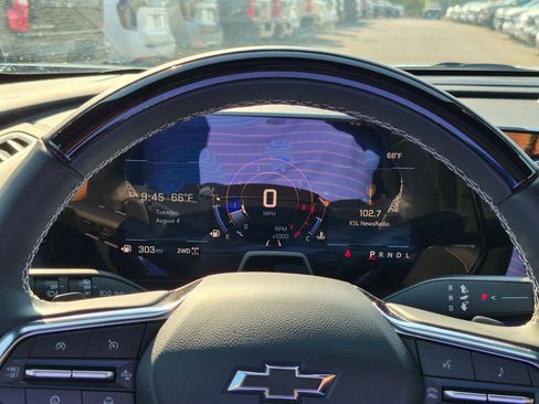 Used 2025 Chevrolet Traverse Z71 w/ Enhanced Driving Package AWD/4WD image 21