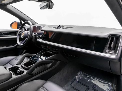 Used 2024 Porsche Cayenne S image 55