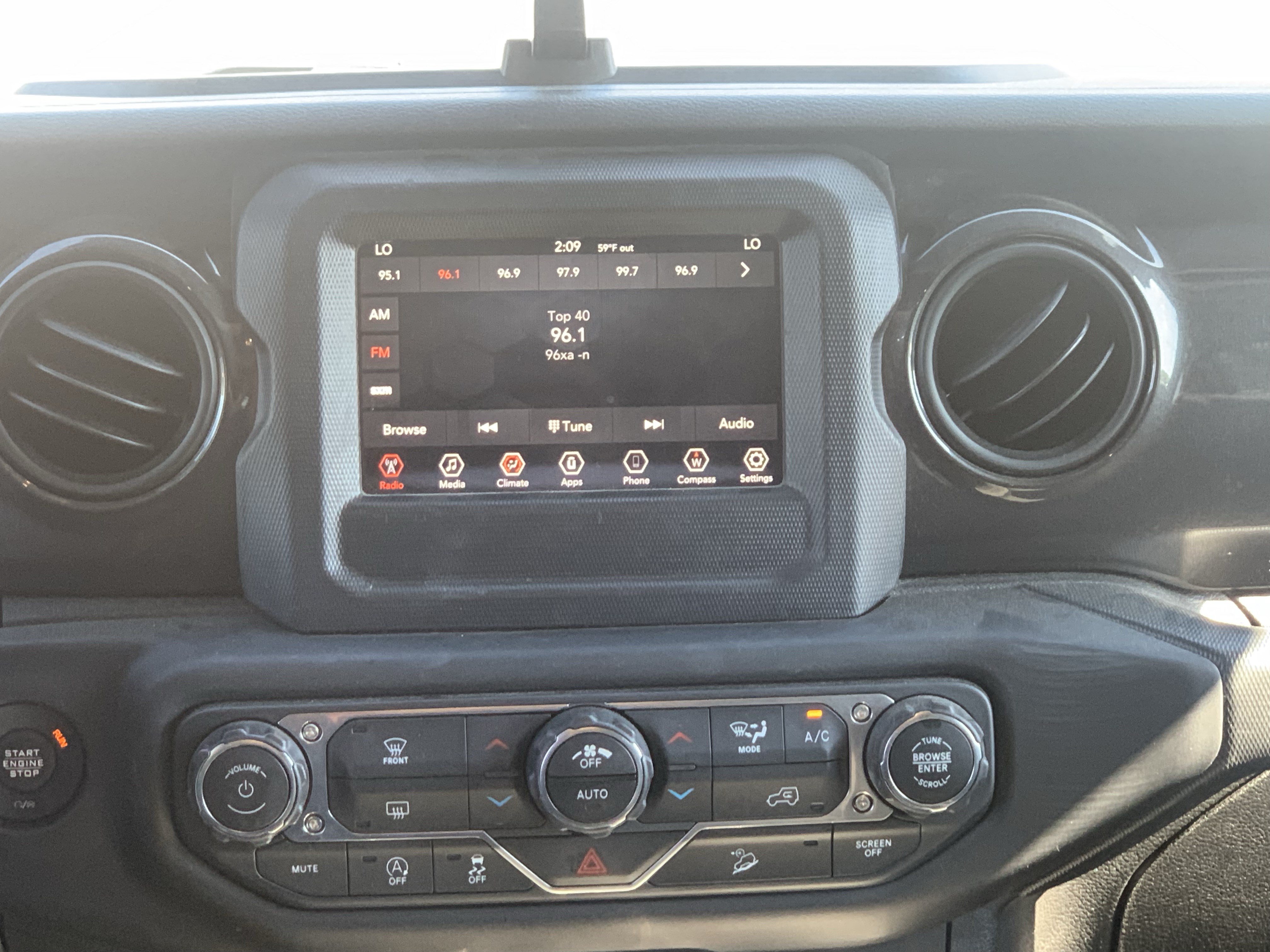 Used 2019 Jeep Wrangler Unlimited Sport AWD/4WD image 29