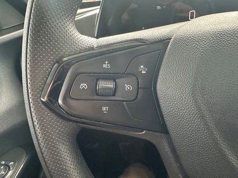 Used 2024 Chevrolet Trax LT FWD image 30