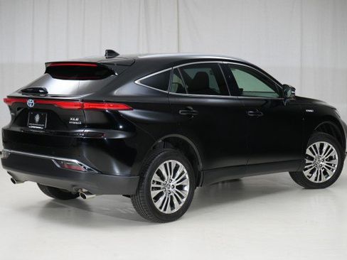 Used 2021 Toyota Venza XLE image 16