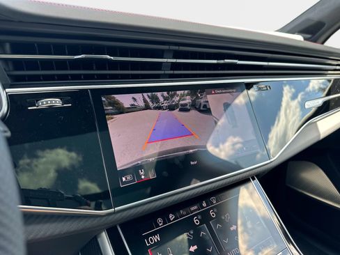 New 2026 Audi SQ7 Prestige image 25