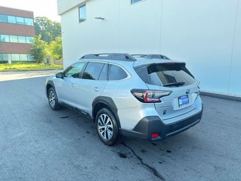 Used 2023 Subaru Outback Premium AWD/4WD image 9