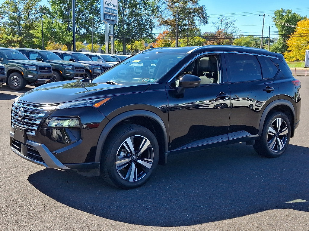 Certified 2024 Nissan Rogue SL w/ SL Premium Package AWD/4WD image 3