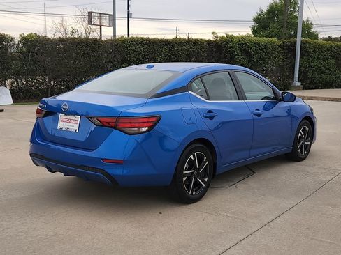 Used 2025 Nissan Sentra SV image 5