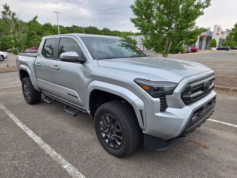 Used 2024 Toyota Tacoma SR5 AWD/4WD image 1