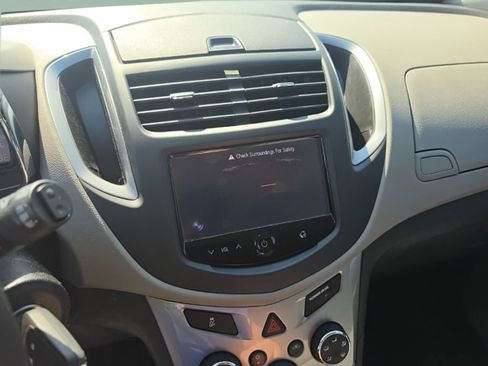 Used 2016 Chevrolet Trax LT FWD image 19