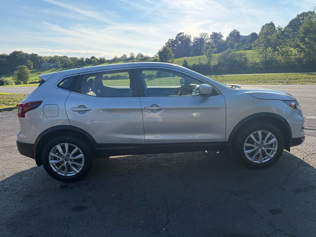 Used 2022 Nissan Rogue Sport S AWD/4WD image 8