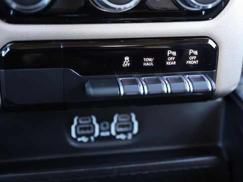 Used 2022 RAM 1500 Laramie image 30