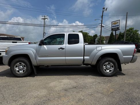 Used 2010 Toyota Tacoma 4x4 Access Cab w/ SR5 Pkg #2 image 3