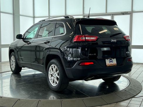 Used 2017 Jeep Cherokee Latitude w/ Cold Weather Group image 5