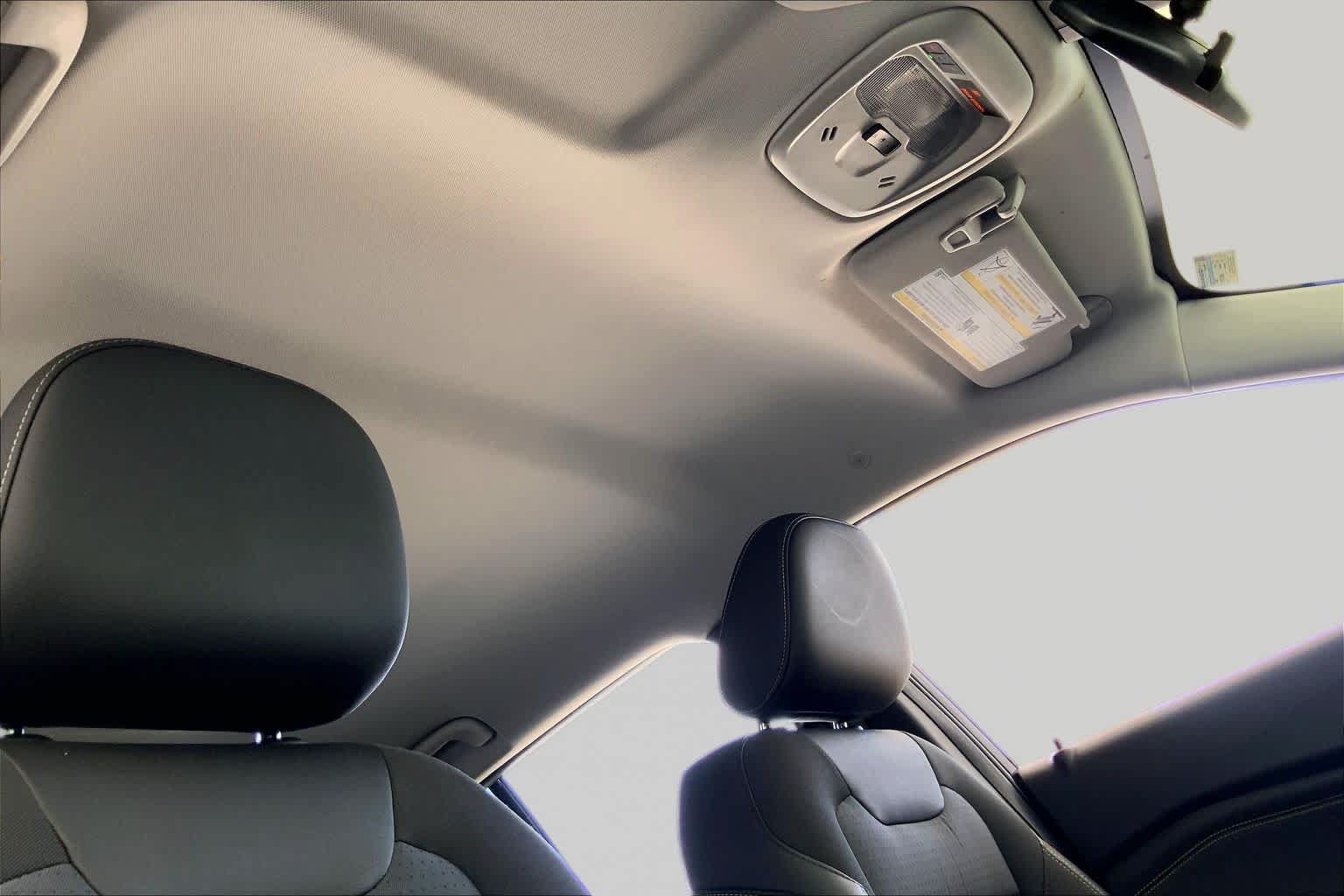 Used 2025 Chevrolet Trax LT w/ LT Convenience Package FWD image 14