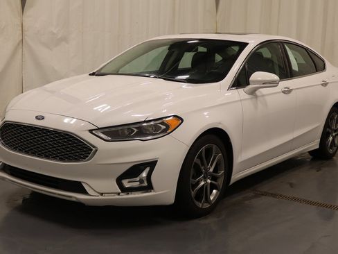 Used 2020 Ford Fusion Titanium image 6