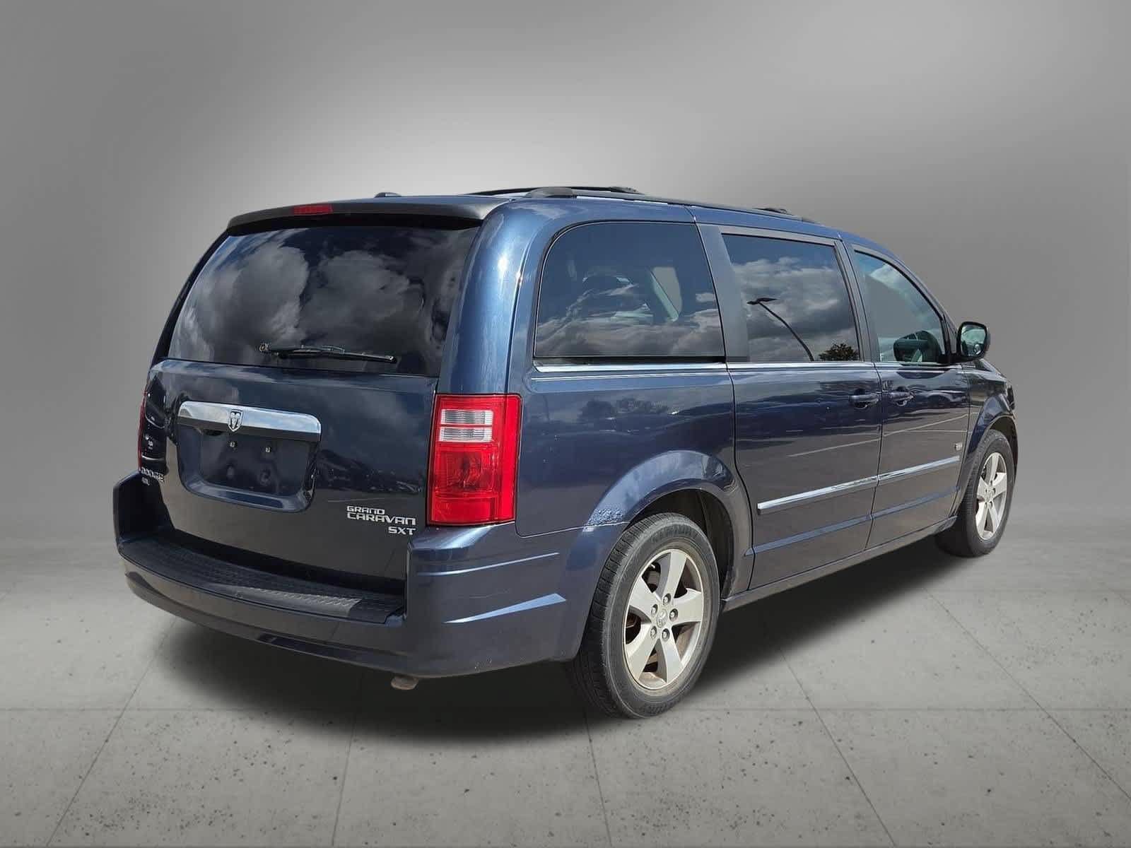 Used 2009 Dodge Grand Caravan SXT FWD image 6