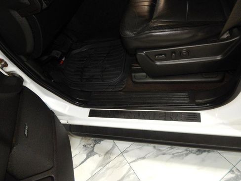 Used 2009 HUMMER H2 image 14