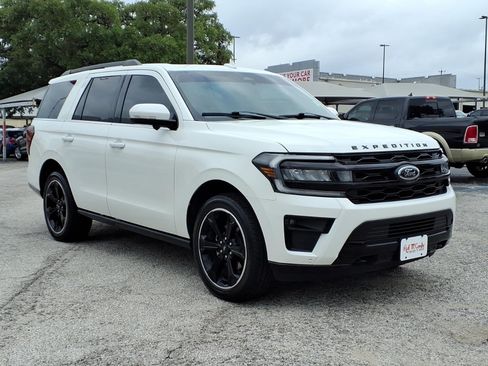 Certified 2023 Ford Expedition Limited AWD/4WD image 7