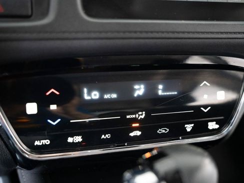 Used 2018 Honda HR-V EX image 16