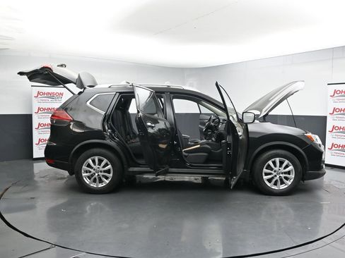 Used 2020 Nissan Rogue SV image 40