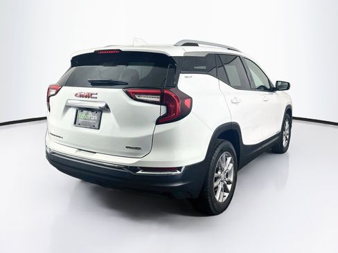 Used 2024 GMC Terrain SLT AWD/4WD image 9
