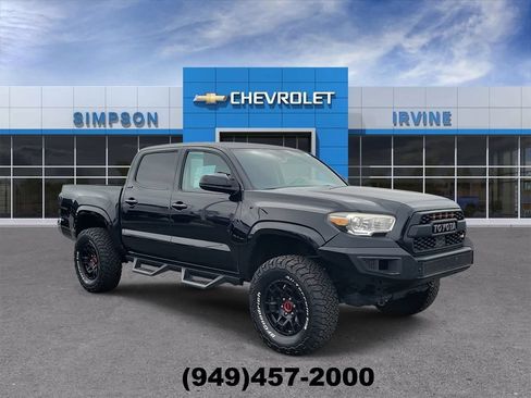 Used 2019 Toyota Tacoma SR5 RWD image 2