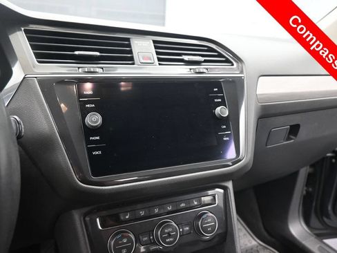 Used 2021 Volkswagen Tiguan SE AWD/4WD image 15