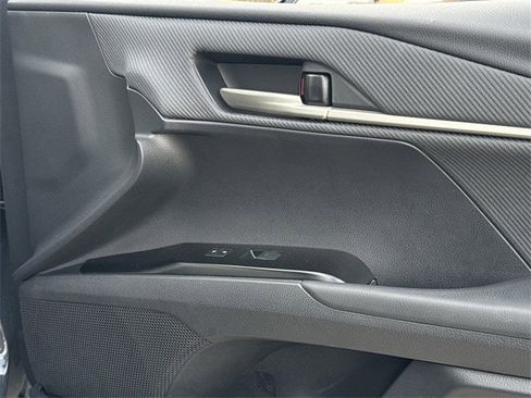 Used 2025 Toyota Camry SE image 29