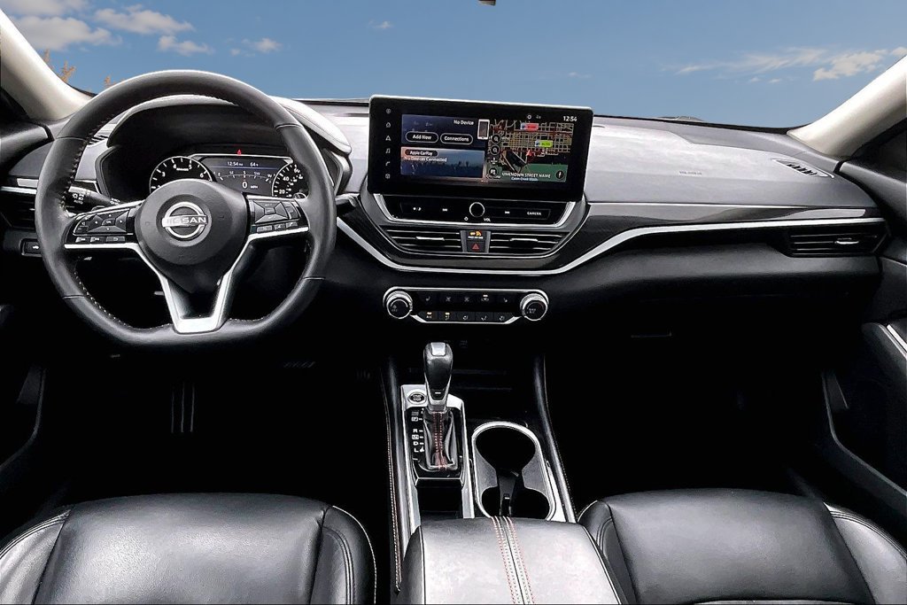 Used 2023 Nissan Altima 2.5 SR w/ SR Premium Package FWD image 7