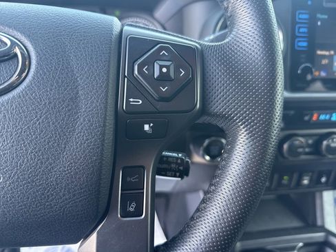 Used 2019 Toyota Tacoma TRD Sport image 26