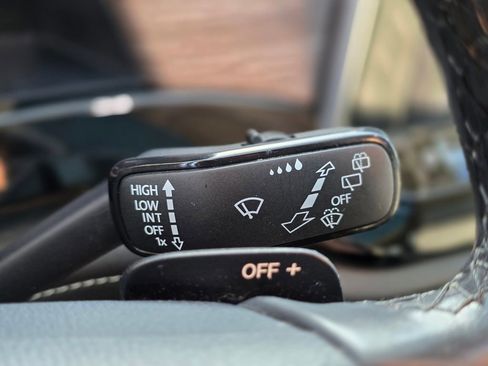 Used 2024 Volkswagen Atlas SEL Premium R-Line image 42