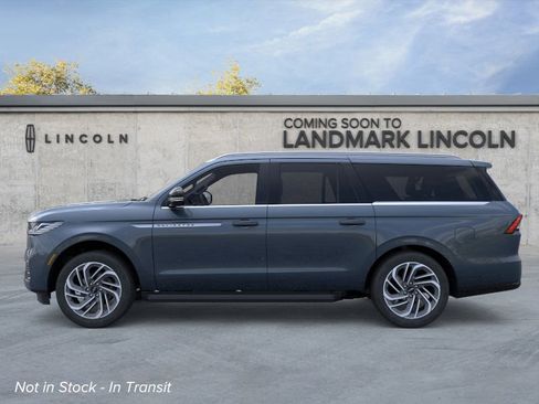 New 2026 Lincoln Navigator L Premier image 3