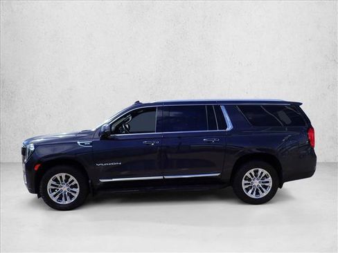 Used 2023 GMC Yukon XL SLT w/ SLT Luxury Package AWD/4WD image 2