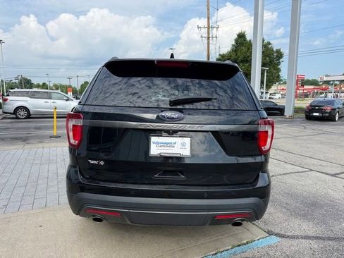 Used 2017 Ford Explorer XLT AWD/4WD image 5