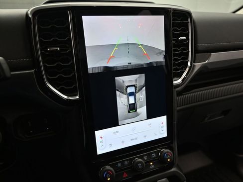 Used 2024 Ford Ranger Lariat w/ FX4 Off-Road Package image 16